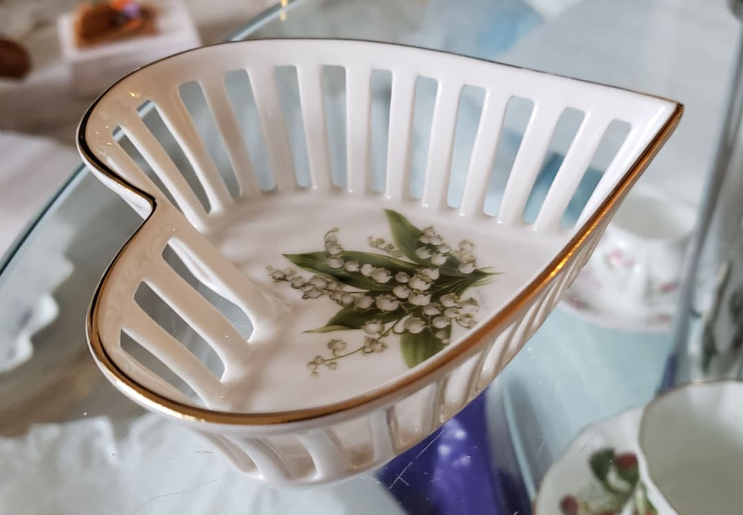 シューマン ババリア すずらん ピアス ハートディッシュ