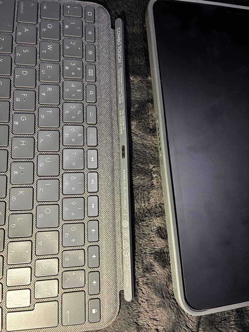 【Logicool】Combo Touch(キーボード付きiPadケース)