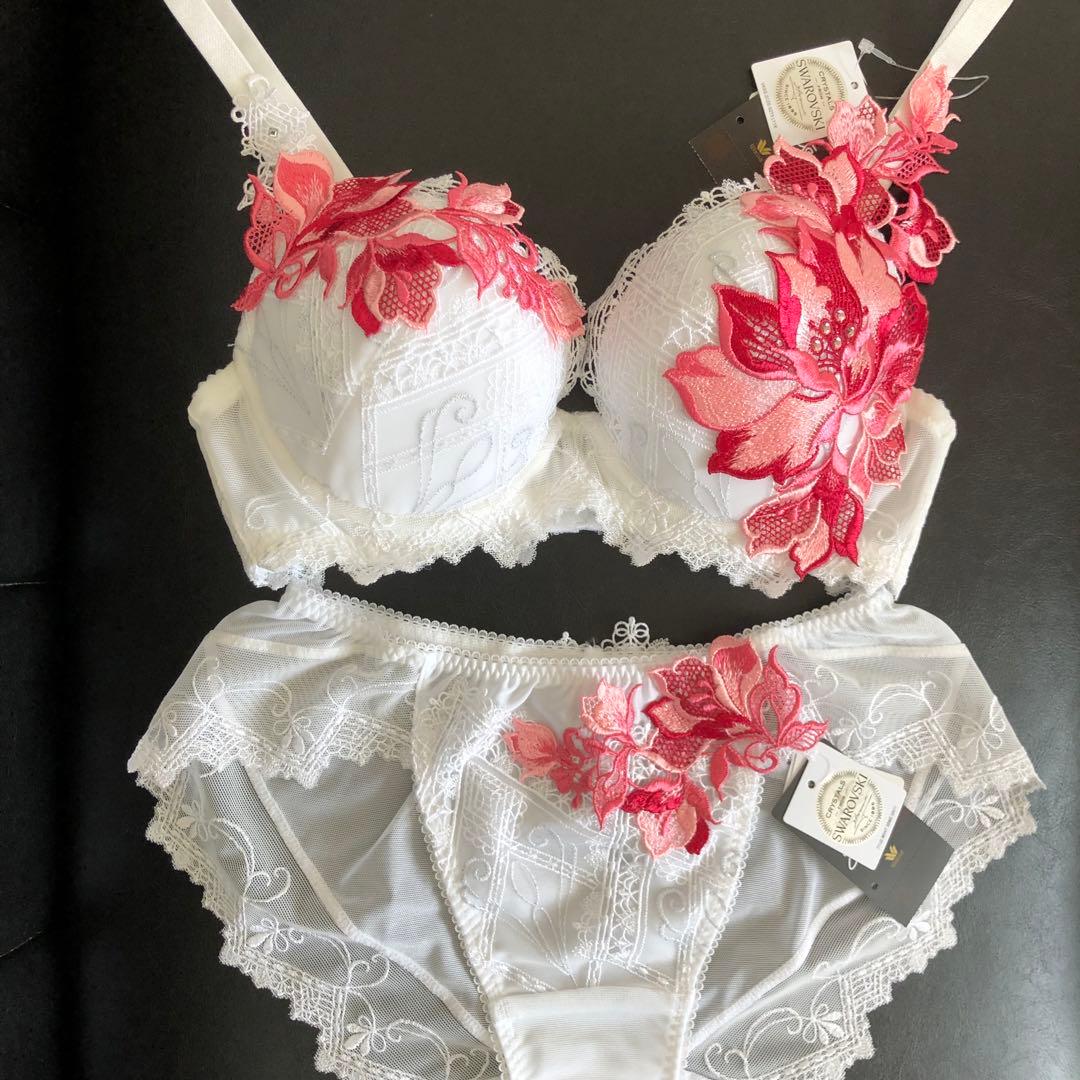 A*E様 ワコール　サルート　プレステージ　ジャズ　04G WH ブラジャー　シ