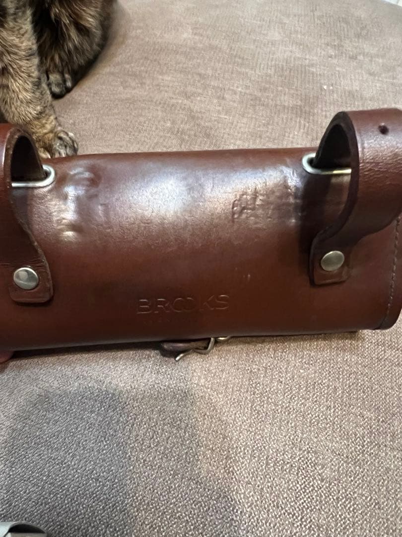 BROOKS スレンダー Grips （100ミリ）とサドルバック