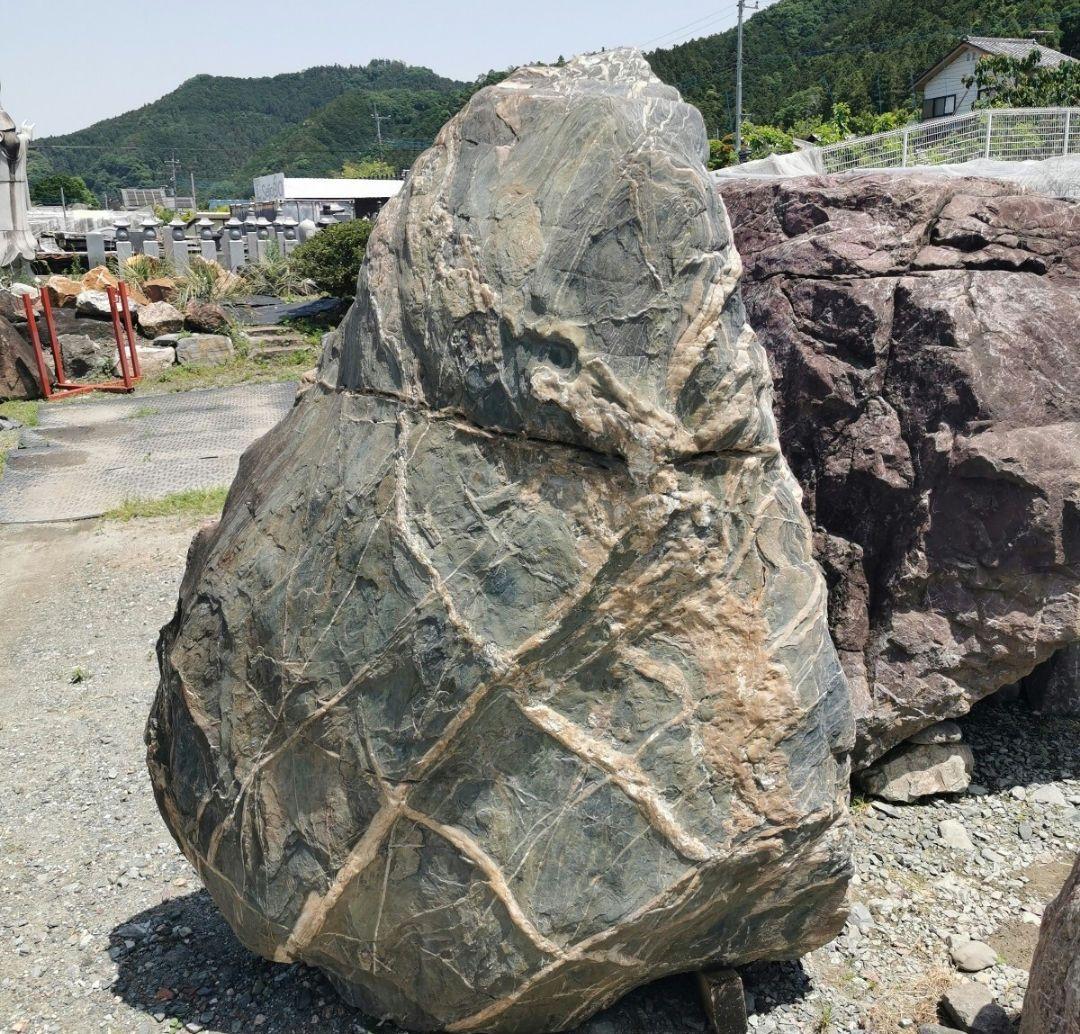 三波石　2.044キロ　庭石　石　石材 庭　坪庭　ガーデニング　置物　オブジェ