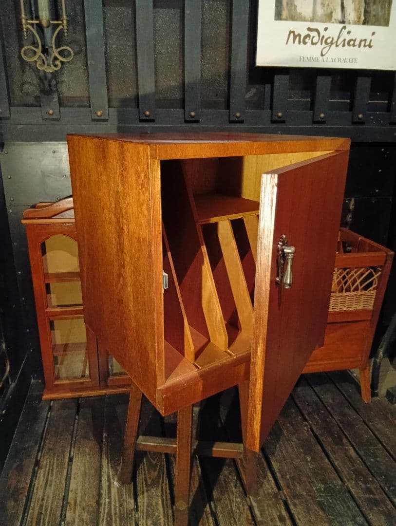 1960's　チーク材　突板　カッパーハンドル　ウッド　レコード　キャビネット