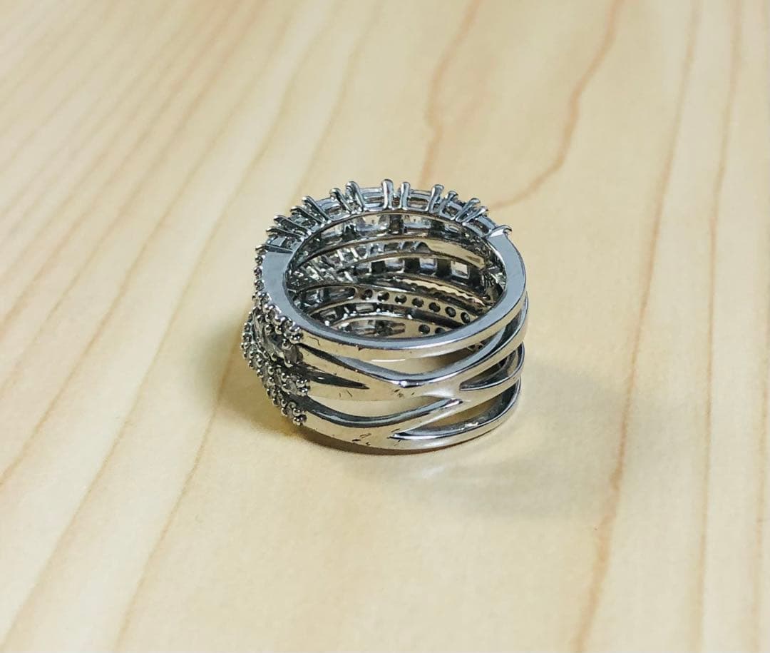 スワロフスキー Swarovski Hyperbola twist リング52号