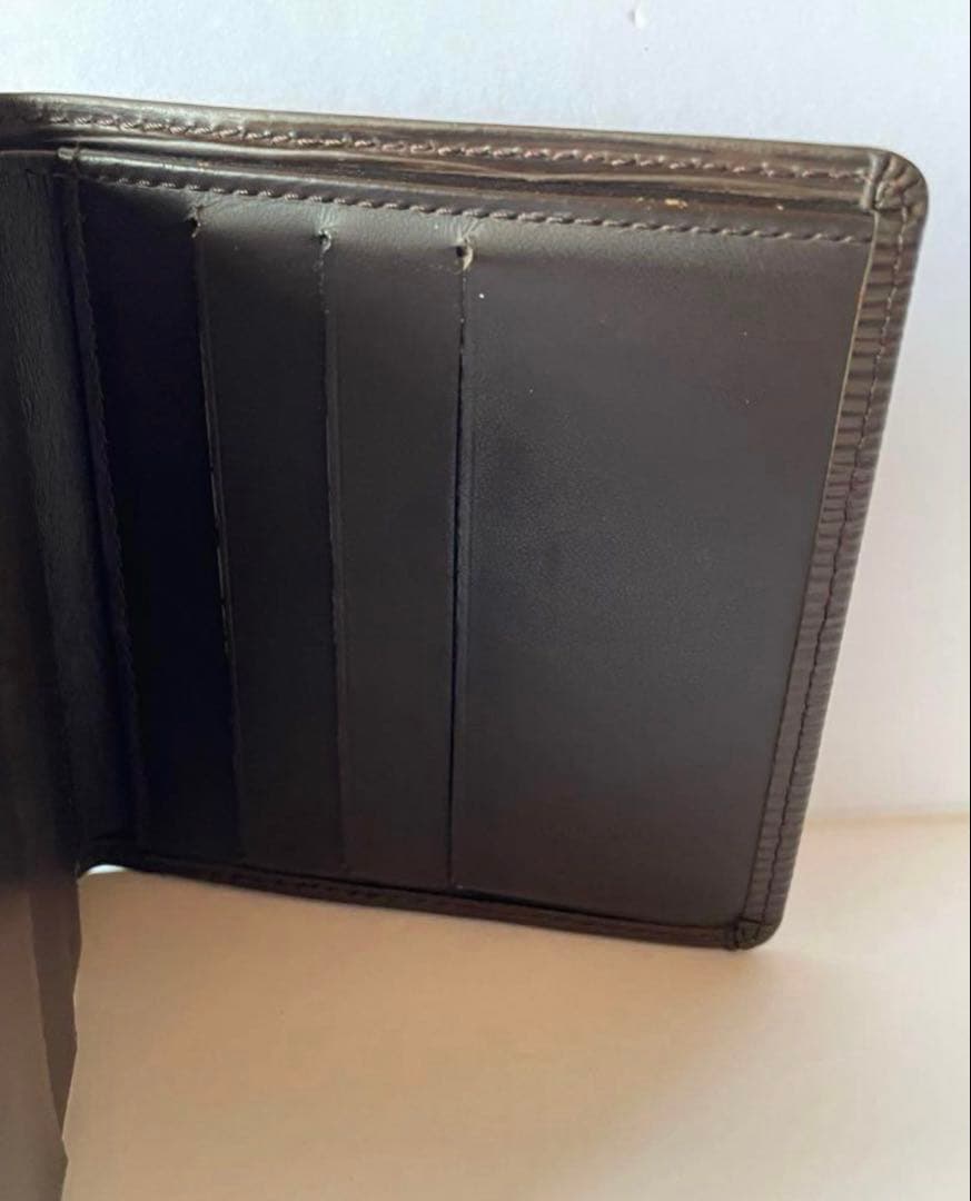 LVエピ　焦茶二つ折り財布　焦茶