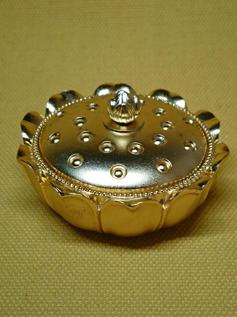 仏教美術　香炉　銅製　本金メッキ　置物　インテリア　工芸品　美術品　A1358