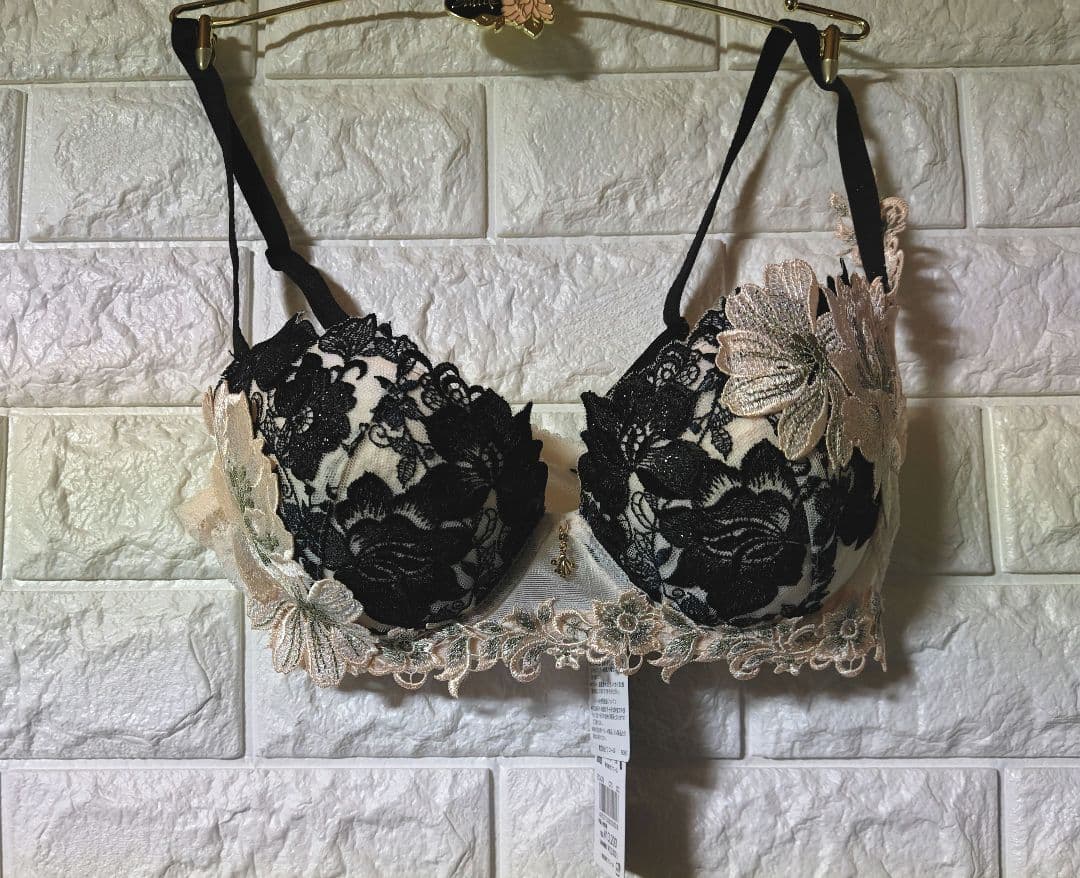 サルート Salut 28g マネ C75/M セットアップ OC Wacoal