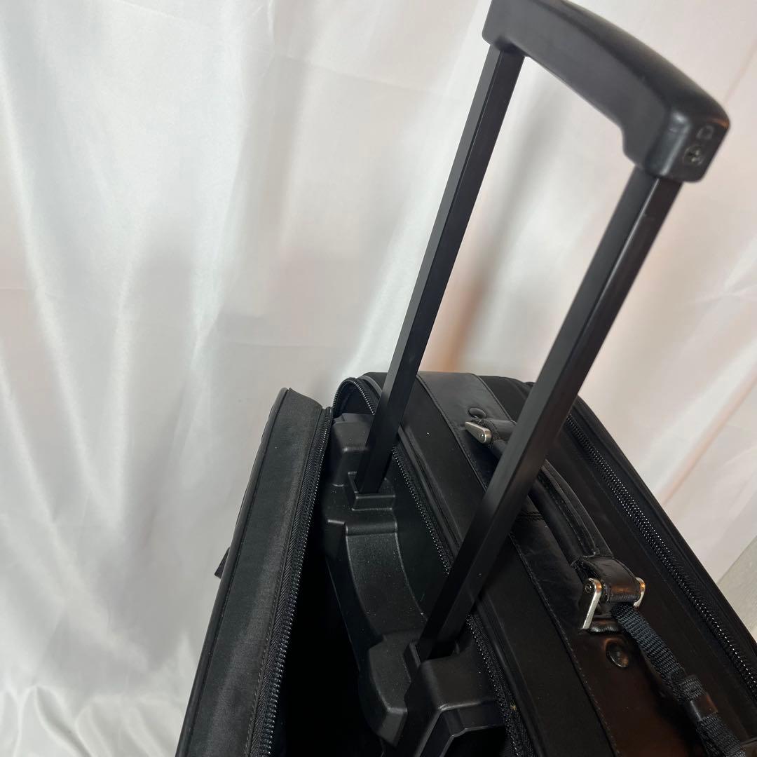 ✨希少✨PRADA プラダ　キャリーケース　ナイロン　レザー　三角ロゴプレート