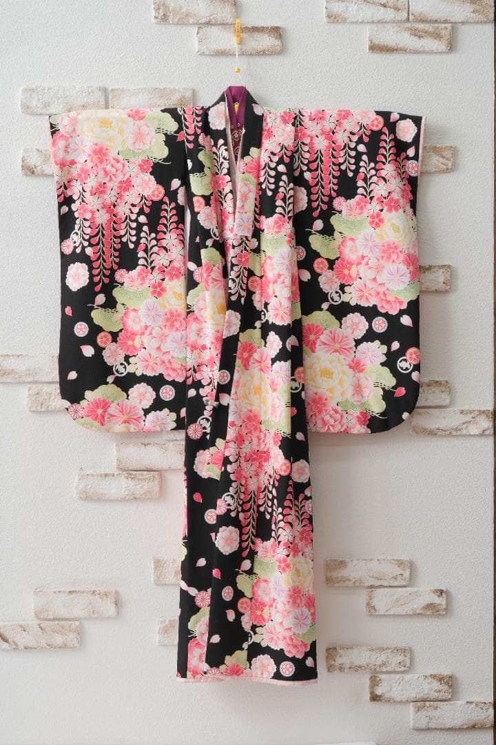 七五三　7歳女の子着物　花柄 黒地