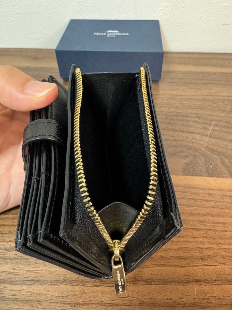 ペッレモルビダ　コンパクトウォレットPMO-BNBA320 限定品　レオン別注