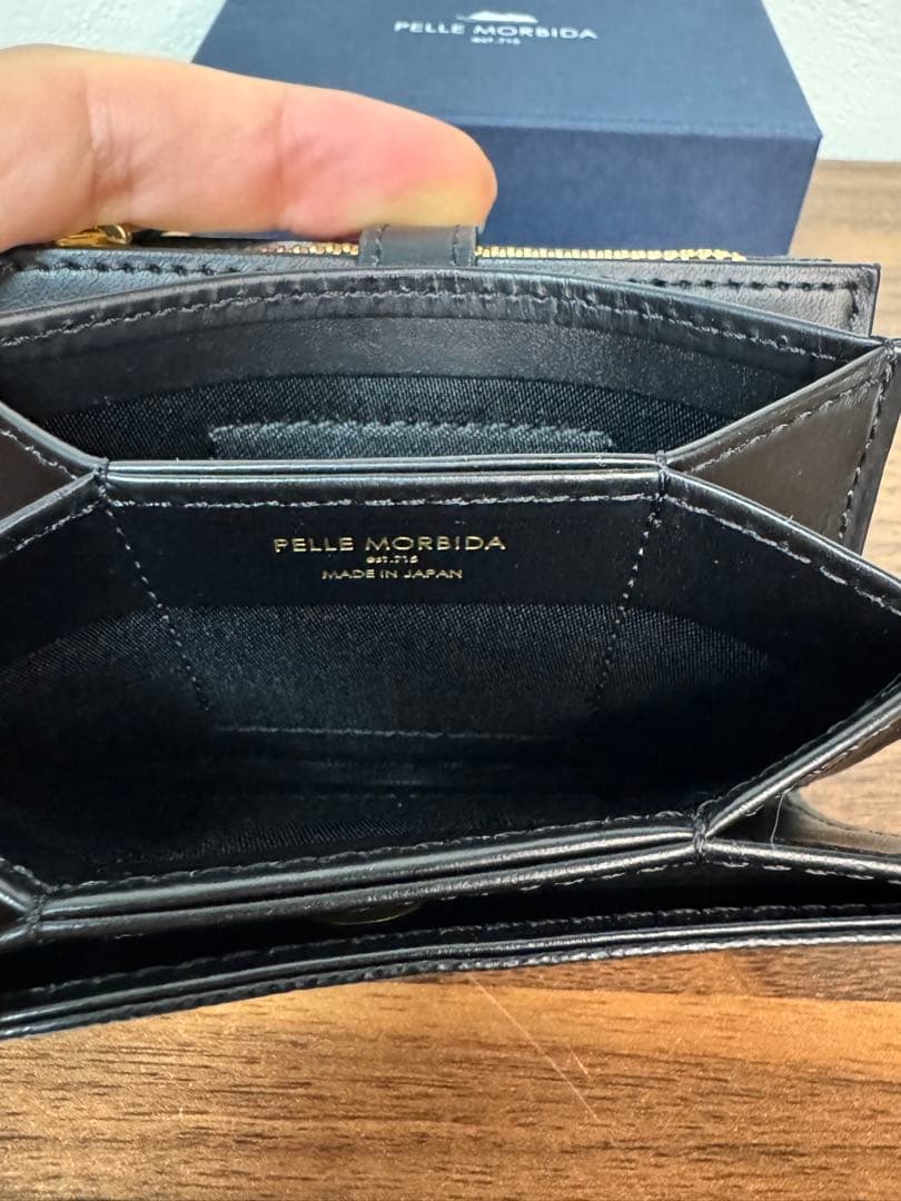 ペッレモルビダ　コンパクトウォレットPMO-BNBA320 限定品　レオン別注