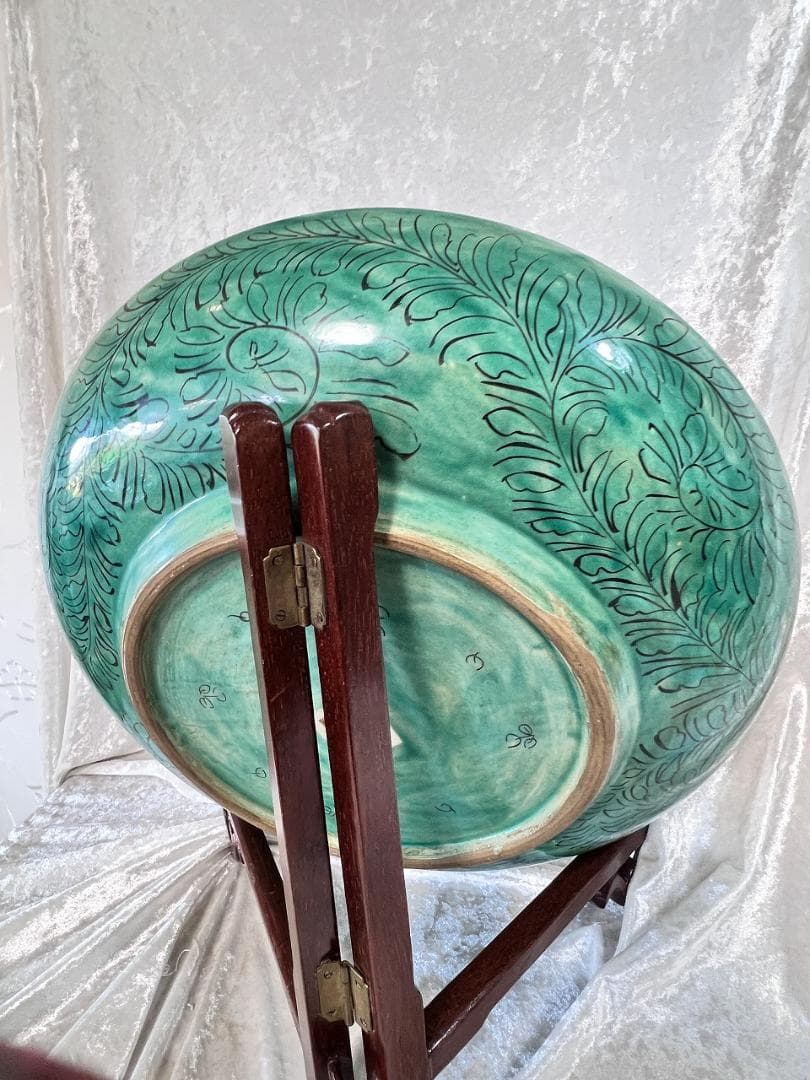 九谷焼金彩赤絵羅漢紋大皿　明治期