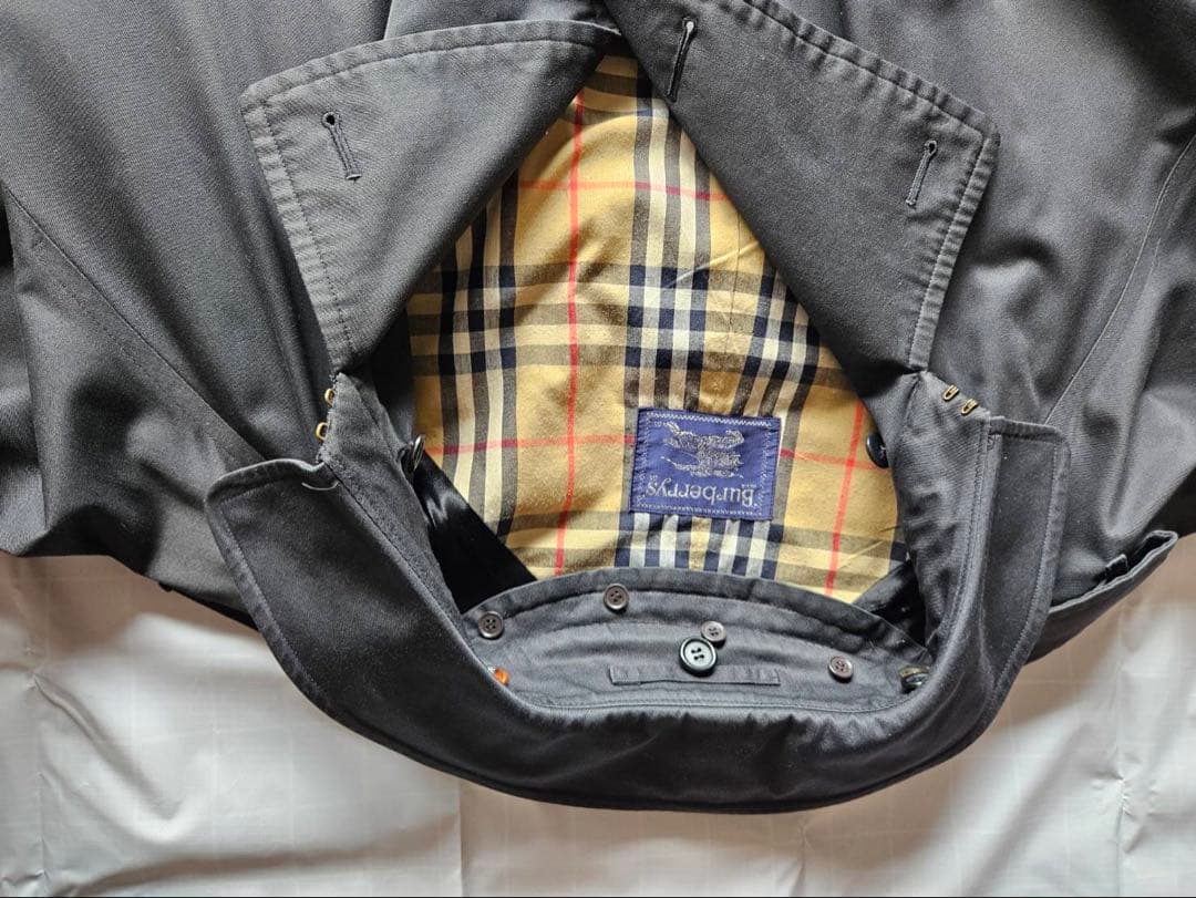 ★バーバリー★メンズブラック ダブルブレスト トレンチコート古着　アメリカ購入品