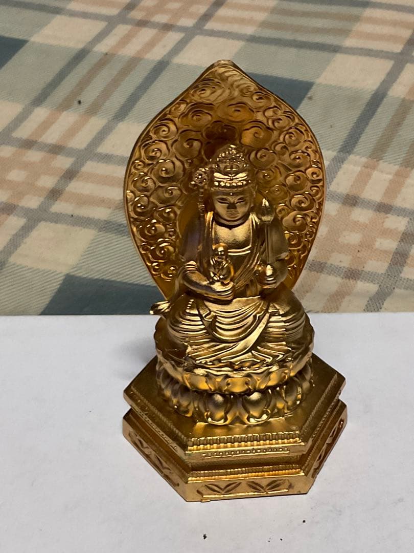 金属製／越後　松之山・松陰禅寺の普賢菩薩座像。【手元に地蔵菩薩を持っている物】。