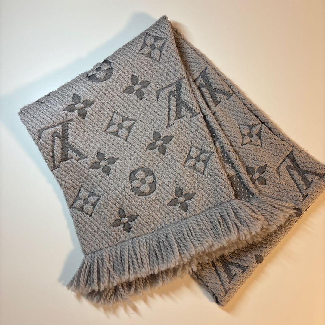 LOUIS VUITTON グレーマフラー　モノグラム