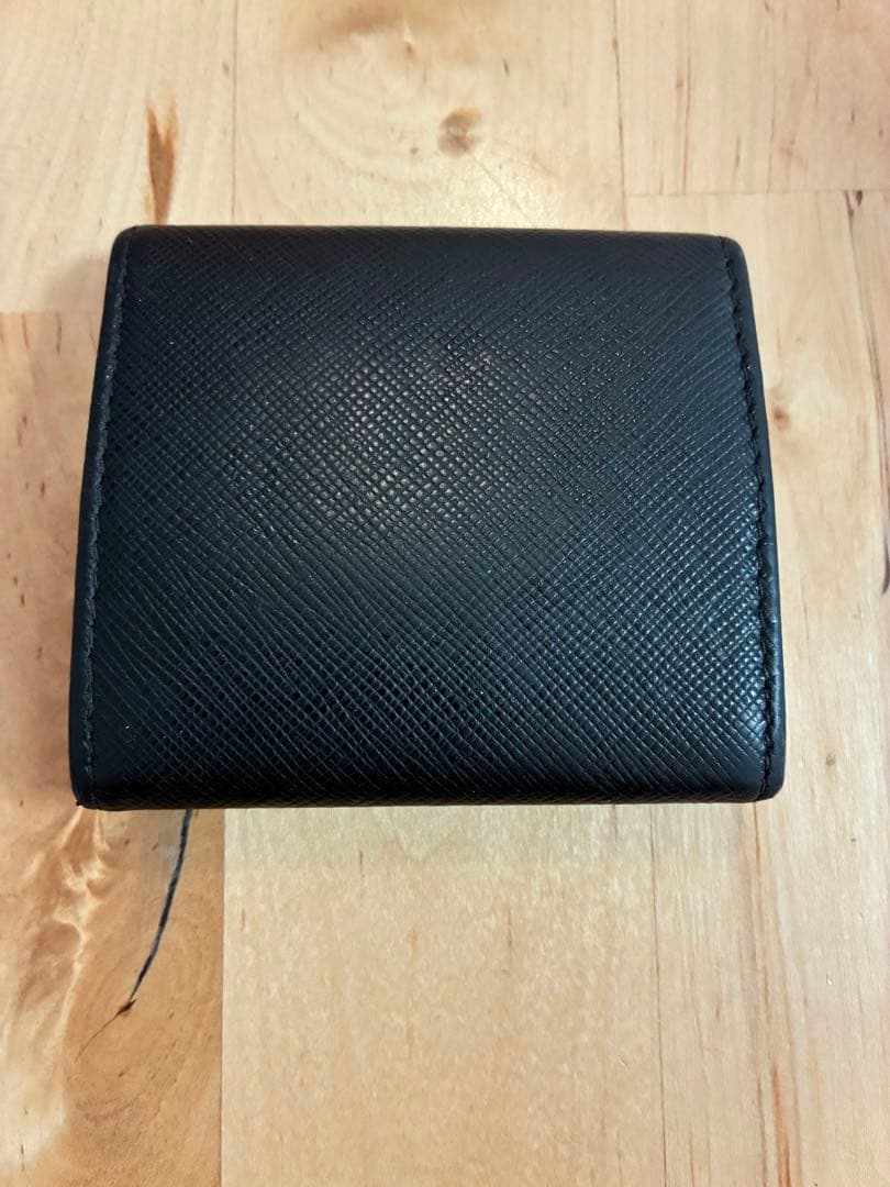 PRADA サフィアーノレザー ケース ブラック　三角ロゴ