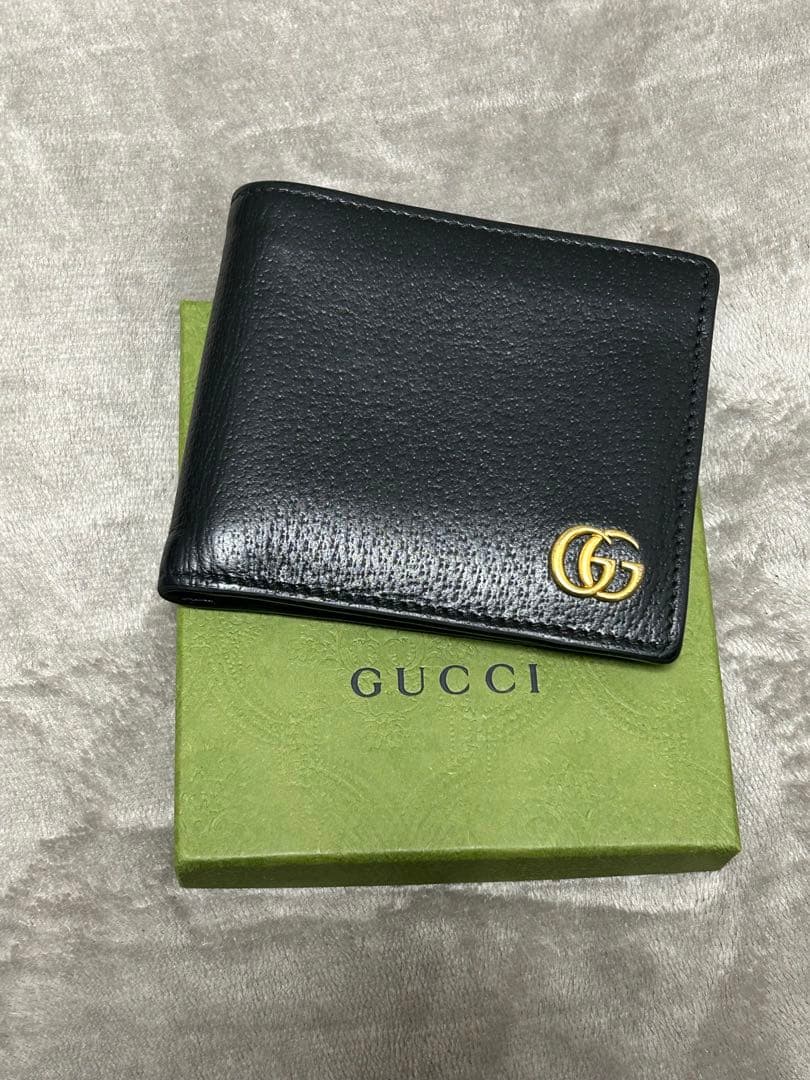 GUCCI GG二つ折り財布