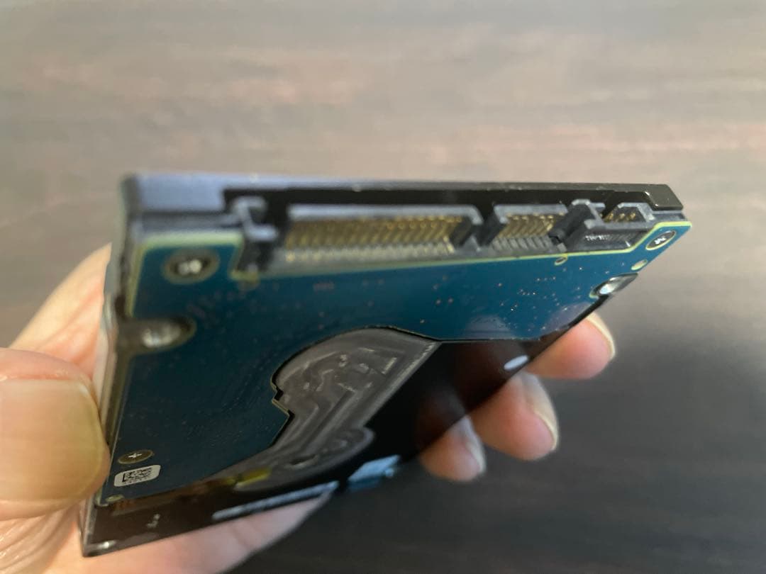 SEAGATE Firecuda 2.5インチ SSHD 2TB