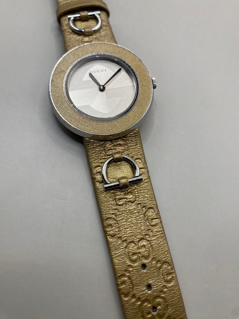 GUCCI ゴールドレザー 129.4 レディース腕時計