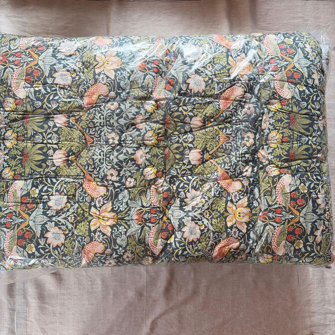 こたつ　掛け布団　205×205 西川　いちご泥棒　ウィリアムモリス