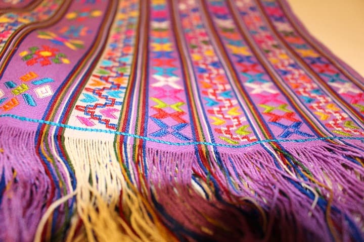 ブータン織物　完全ハンドメイド
