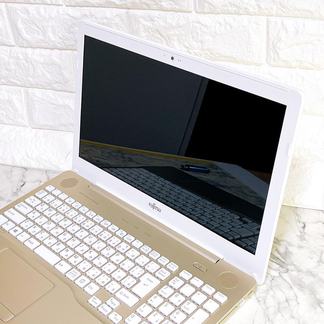 超美品ゴールド✨爆速SSD薄型ノートパソコン✨Windows11✨カメラオフィス