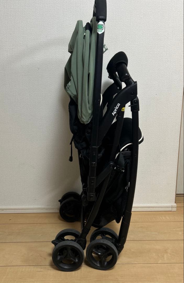 Aprica カルーンエアー AB グリーン　軽い！