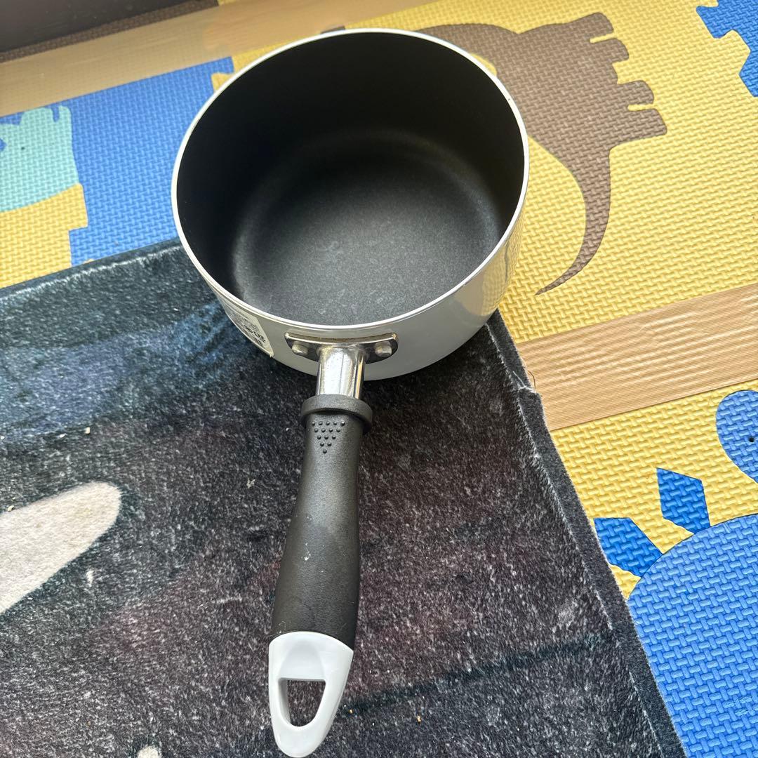 中型ノンスティック鍋