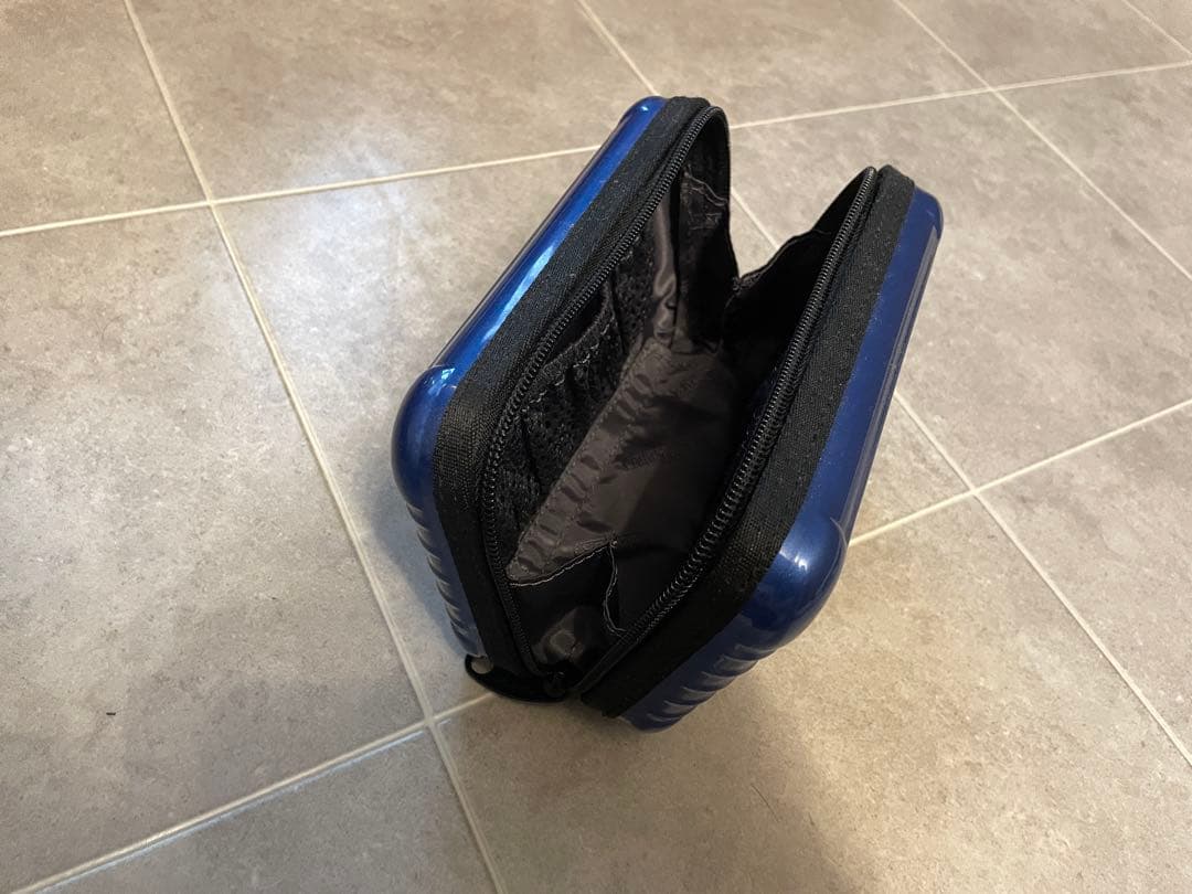 新品、未使用品 RIMOA リモワ ドイツ本店限定ポーチ 非売品です。