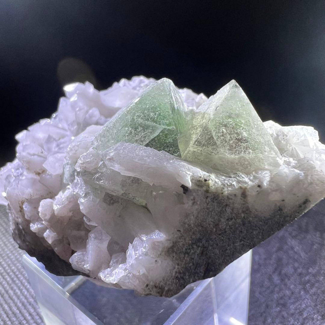 内モンゴル産　クォーツ共生「フォレストグリーン」「モスグリーン」フローライト
