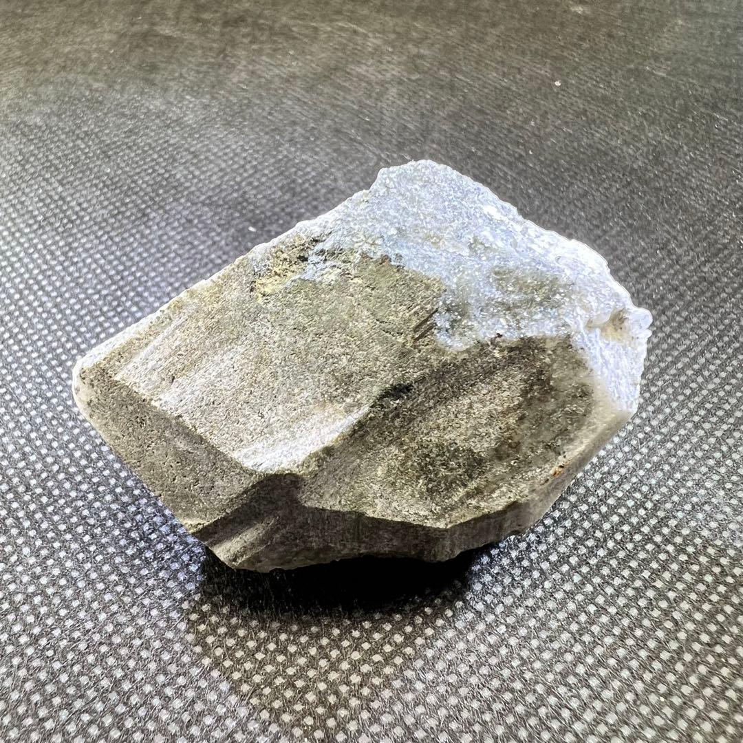 内モンゴル産　クォーツ共生「フォレストグリーン」「モスグリーン」フローライト