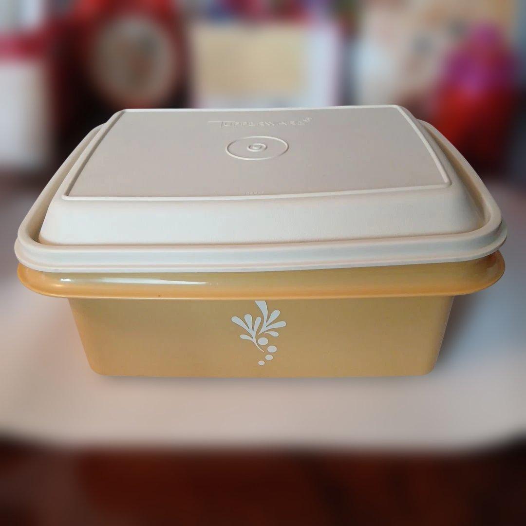 タッパーウェア　食品保存容器セット（オレンジ・イエロー・ホワイト）6点セット