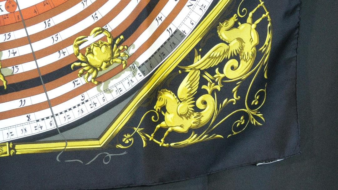 美品　HERMES エルメス　大判スカーフ　カレ90　 D508