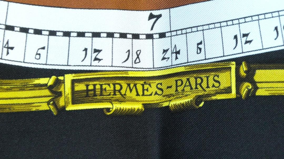 美品　HERMES エルメス　大判スカーフ　カレ90　 D508