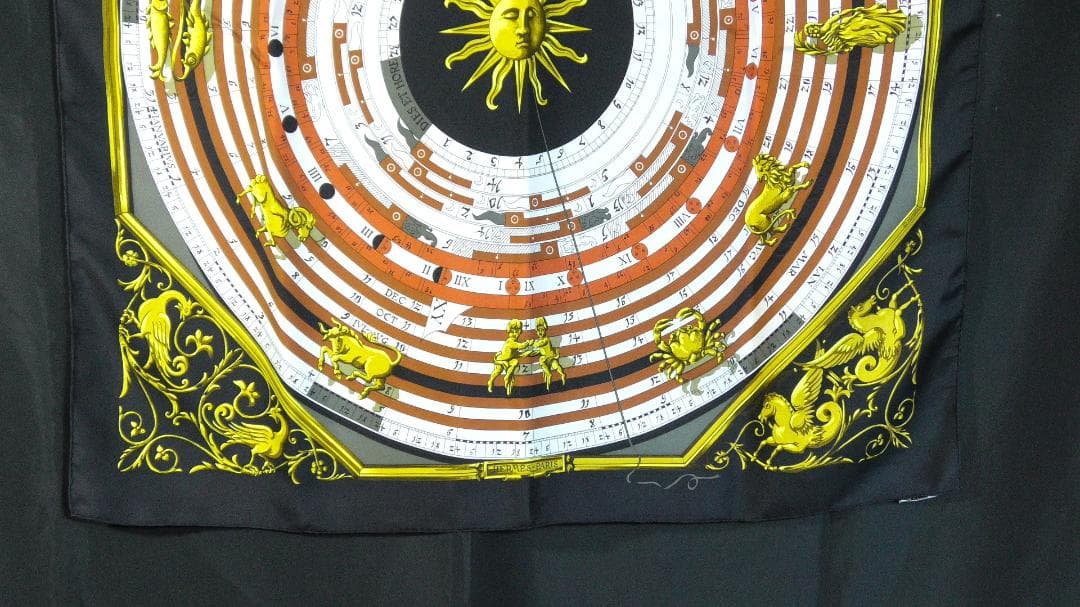 美品　HERMES エルメス　大判スカーフ　カレ90　 D508