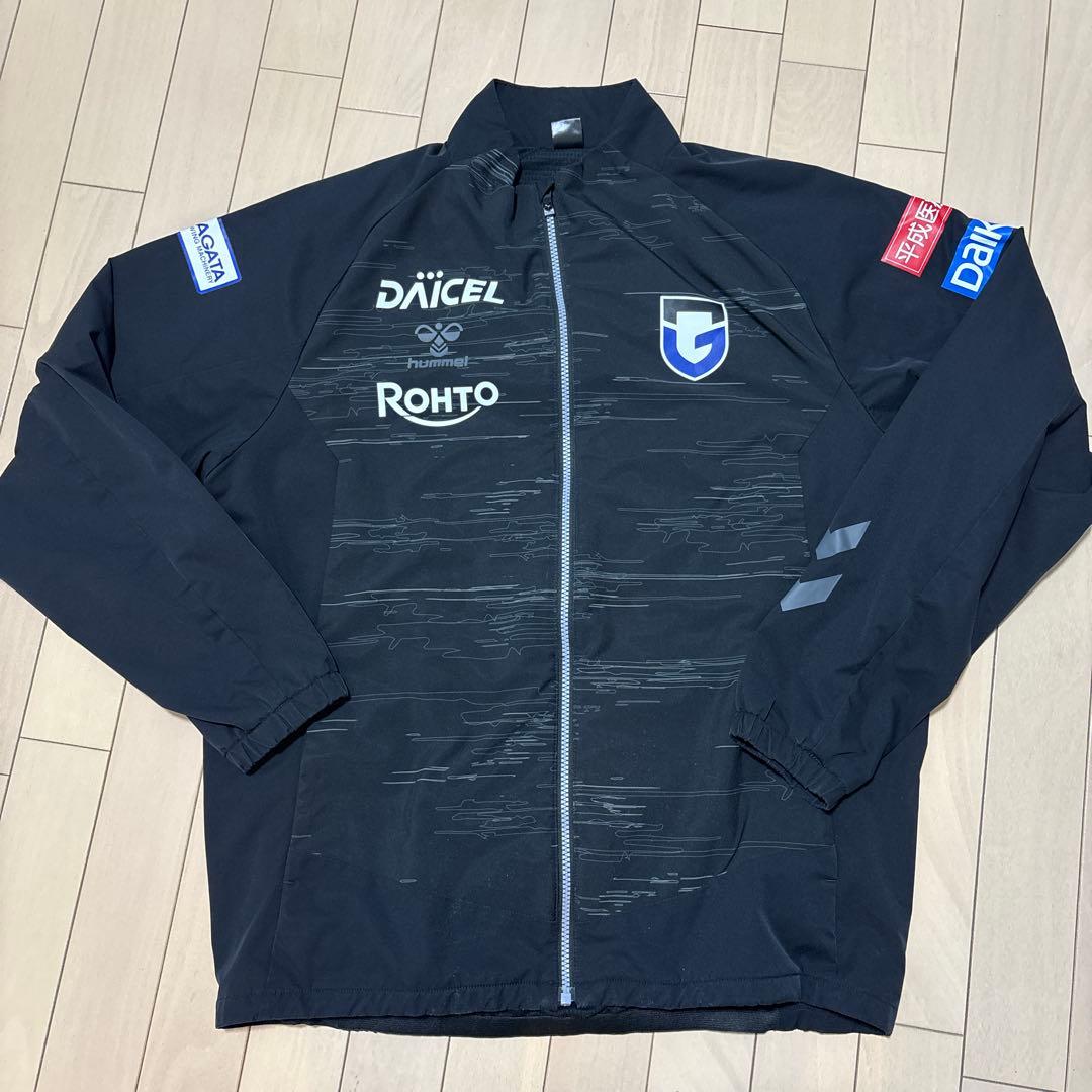 ガンバ大阪　ヒュンメル　hummel ウォーマーピステ XO