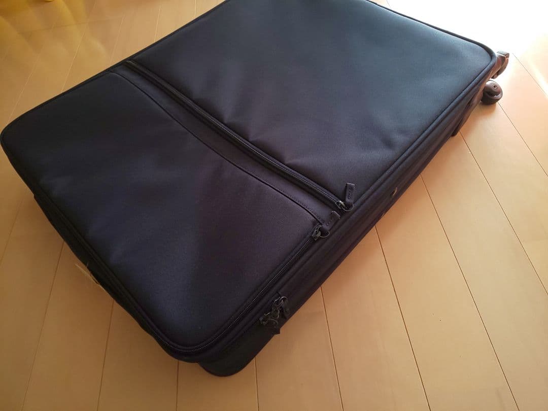 【新品未使用】無印良品 半分の厚みで収納できるソフトキャリーケース (XL)