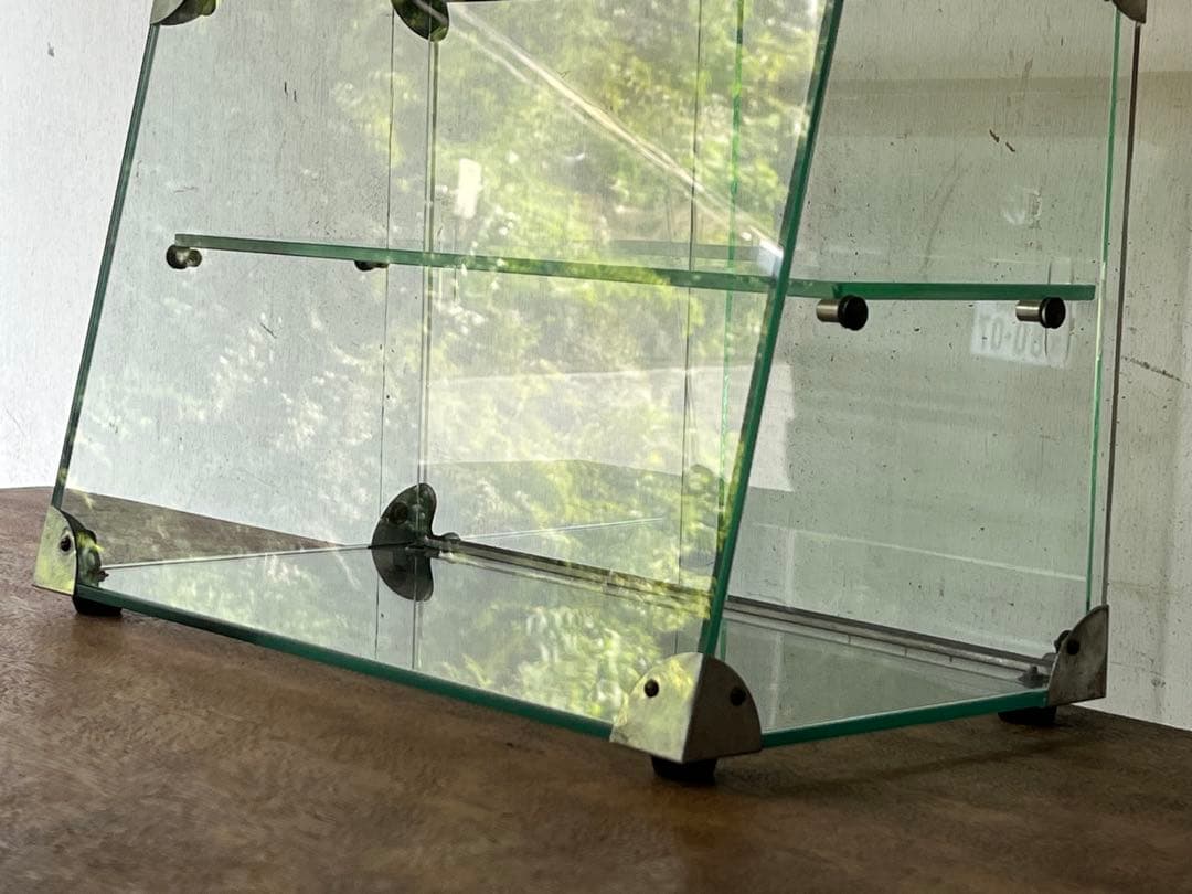 ナ*ン様 昭和レトロ 全面ガラスのショーケース 斜めガラス陳列棚 店舗什器 ガラ