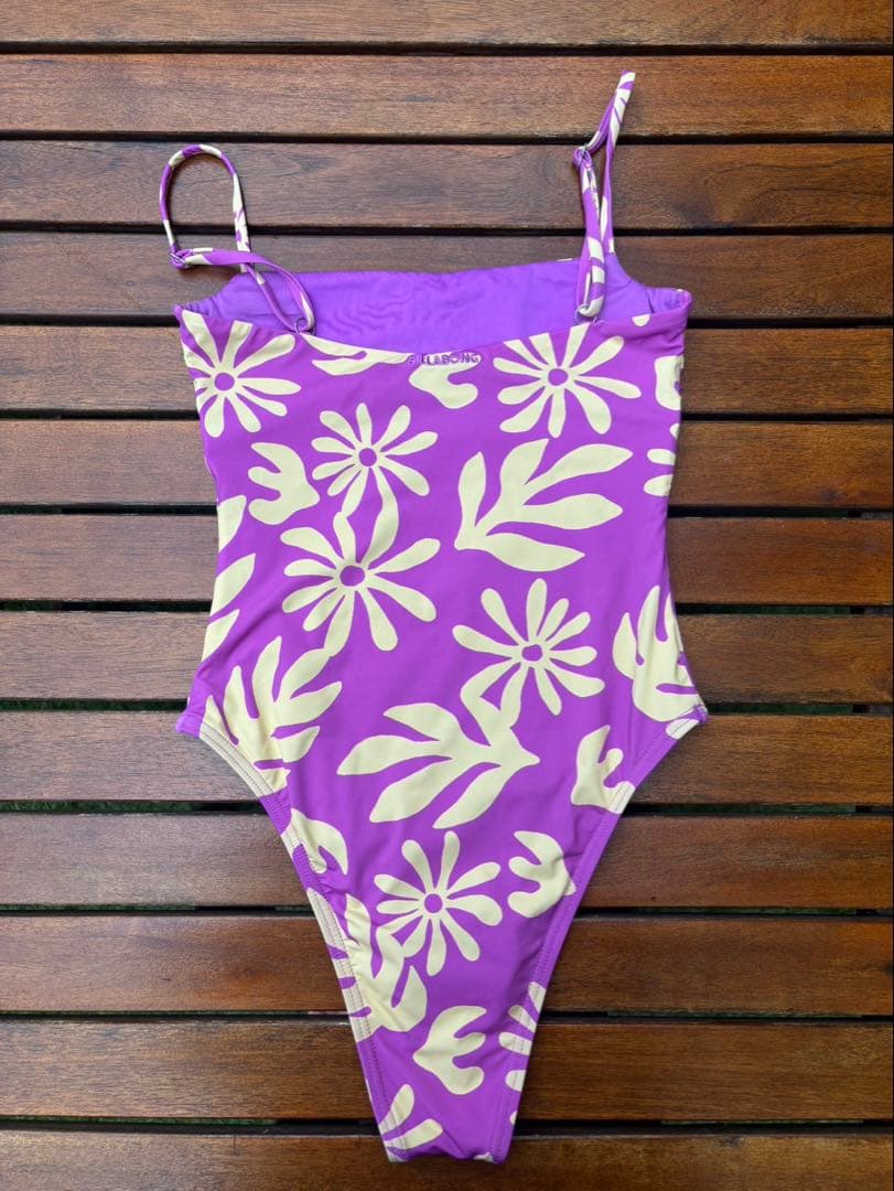 Billabong ワンピース水着　未使用タグ付き