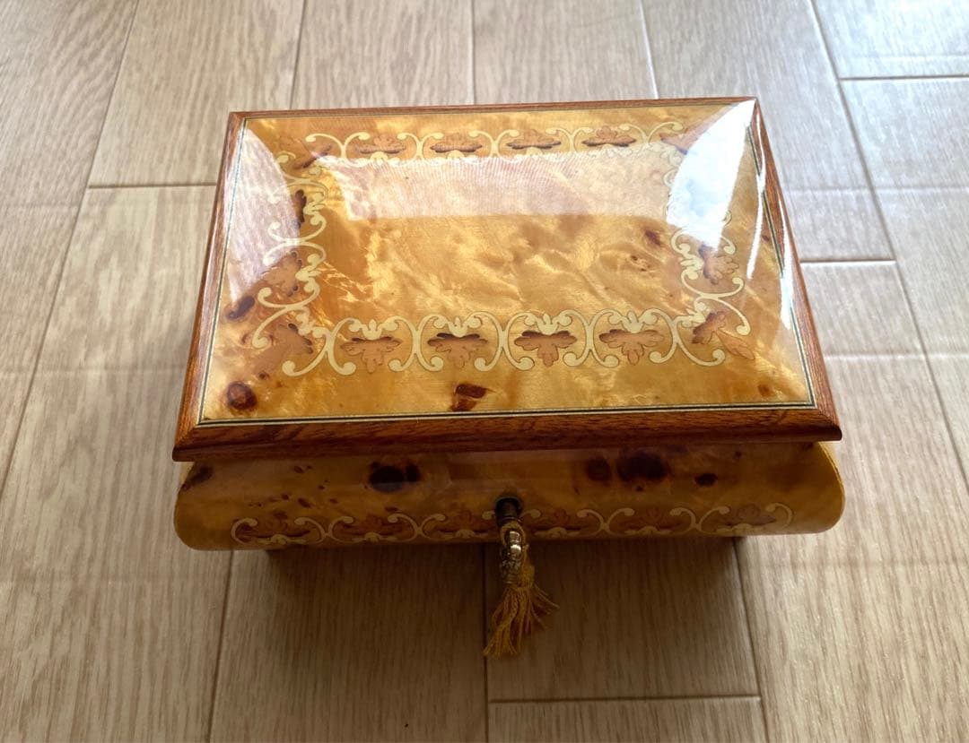 手巻きオルゴール イタリア製　アンティーク