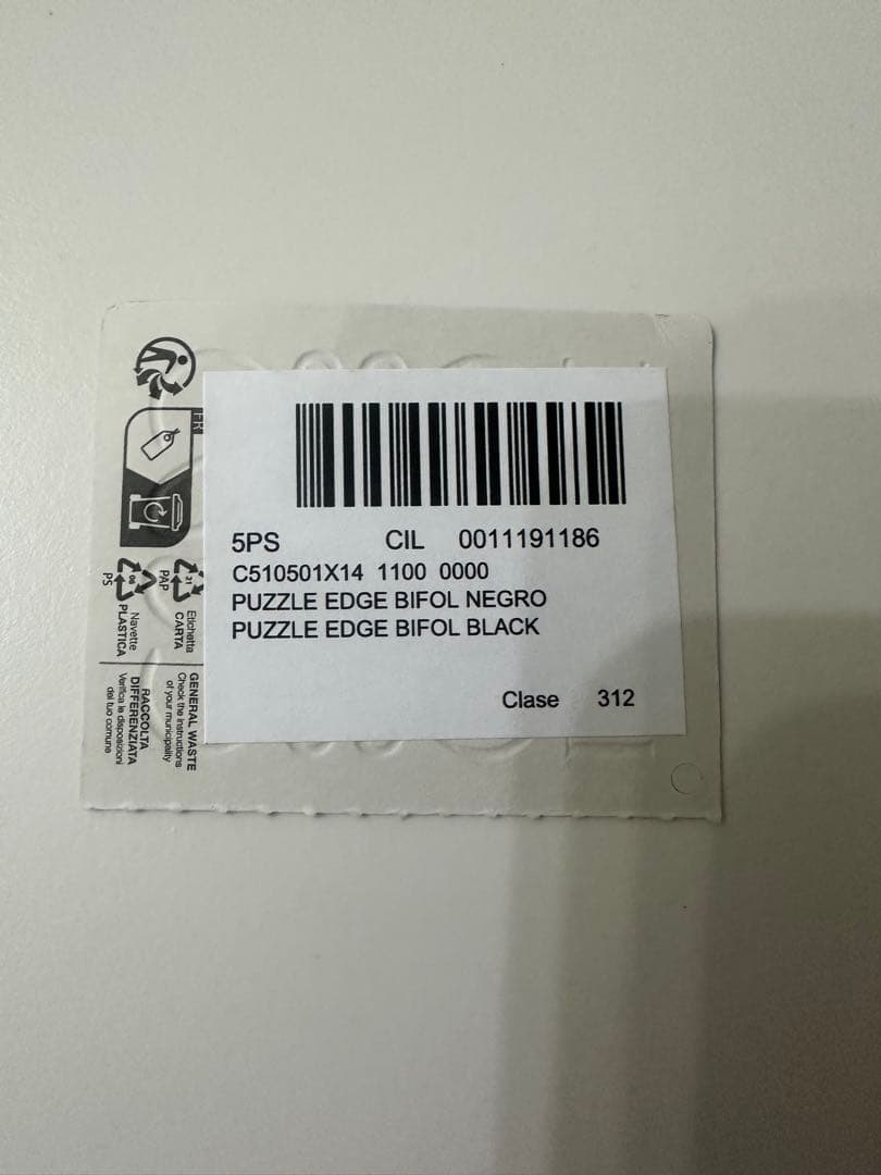 LOEWE バイフォールドパズルウォレット