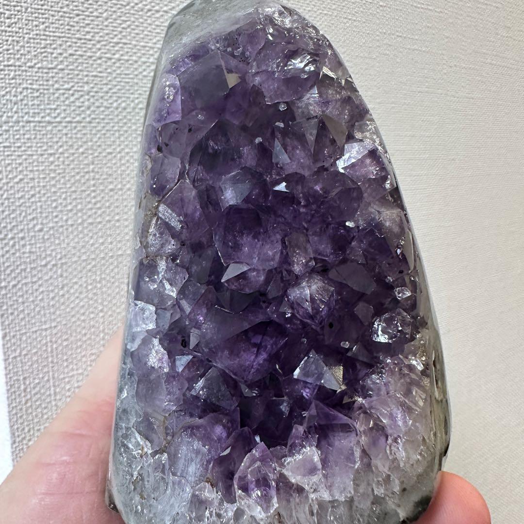 濃紫の煌めきウルグアイ産☆キラキラ☆アメジストクラスターパワーストーンA1088