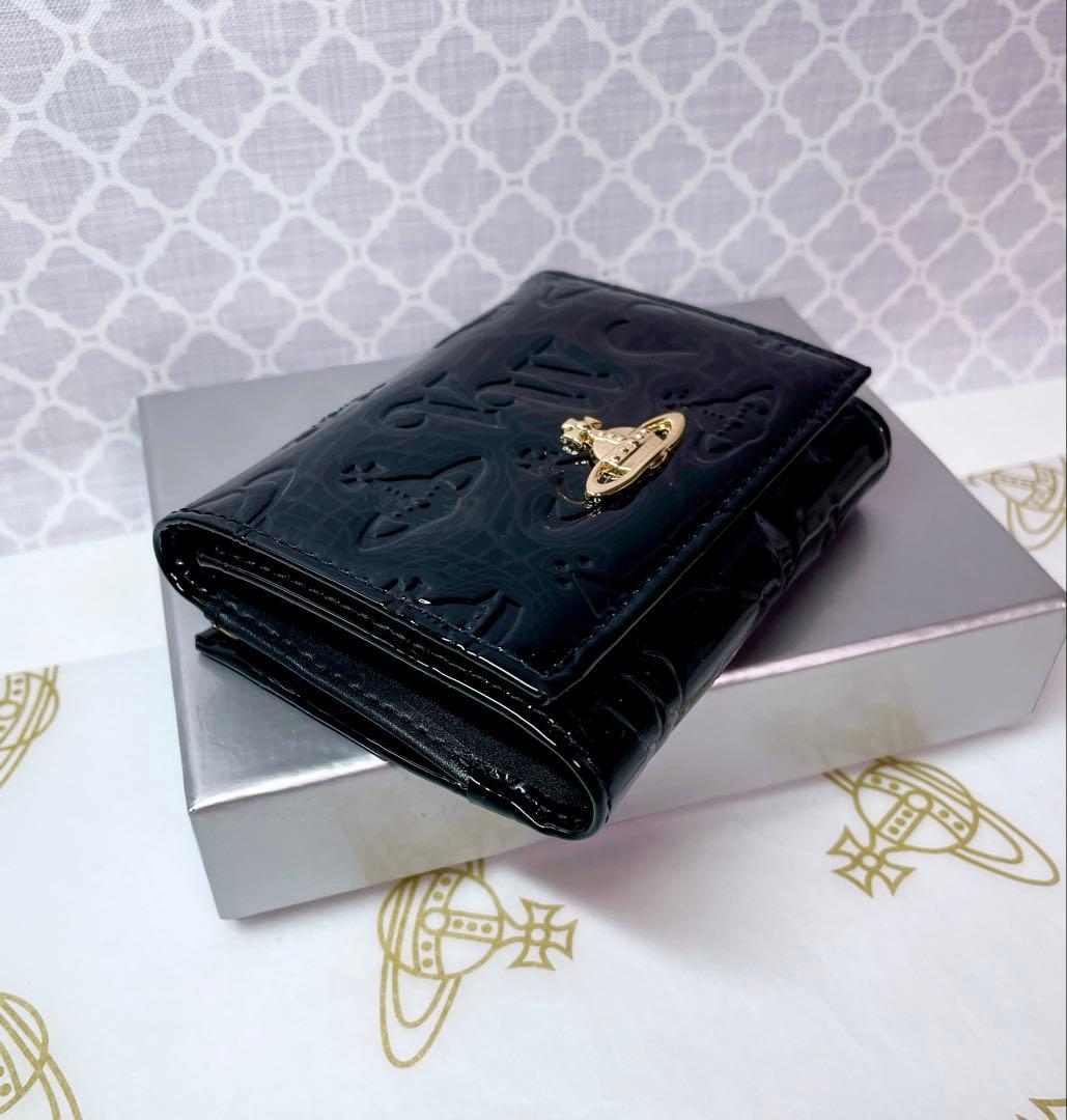 【大人気✨️ショッパー付】新品 Vivienne Westwoodエナメル 黒