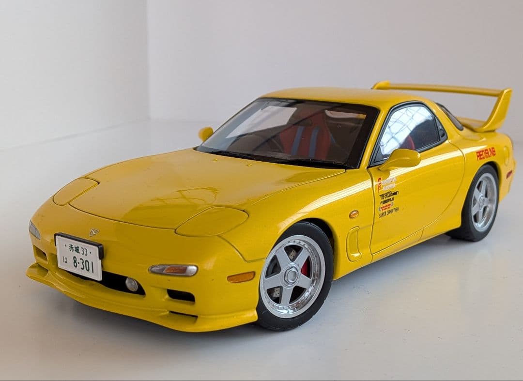 オートアート Mazda RX-7 イエロー 1/18スケールモデル
