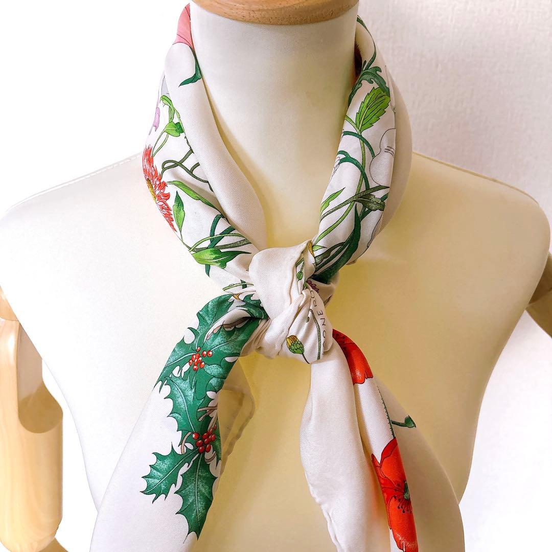 【美品】GUCCHI グッチ イタリア製 花柄シルクスカーフ ヴィンテージ　タグ
