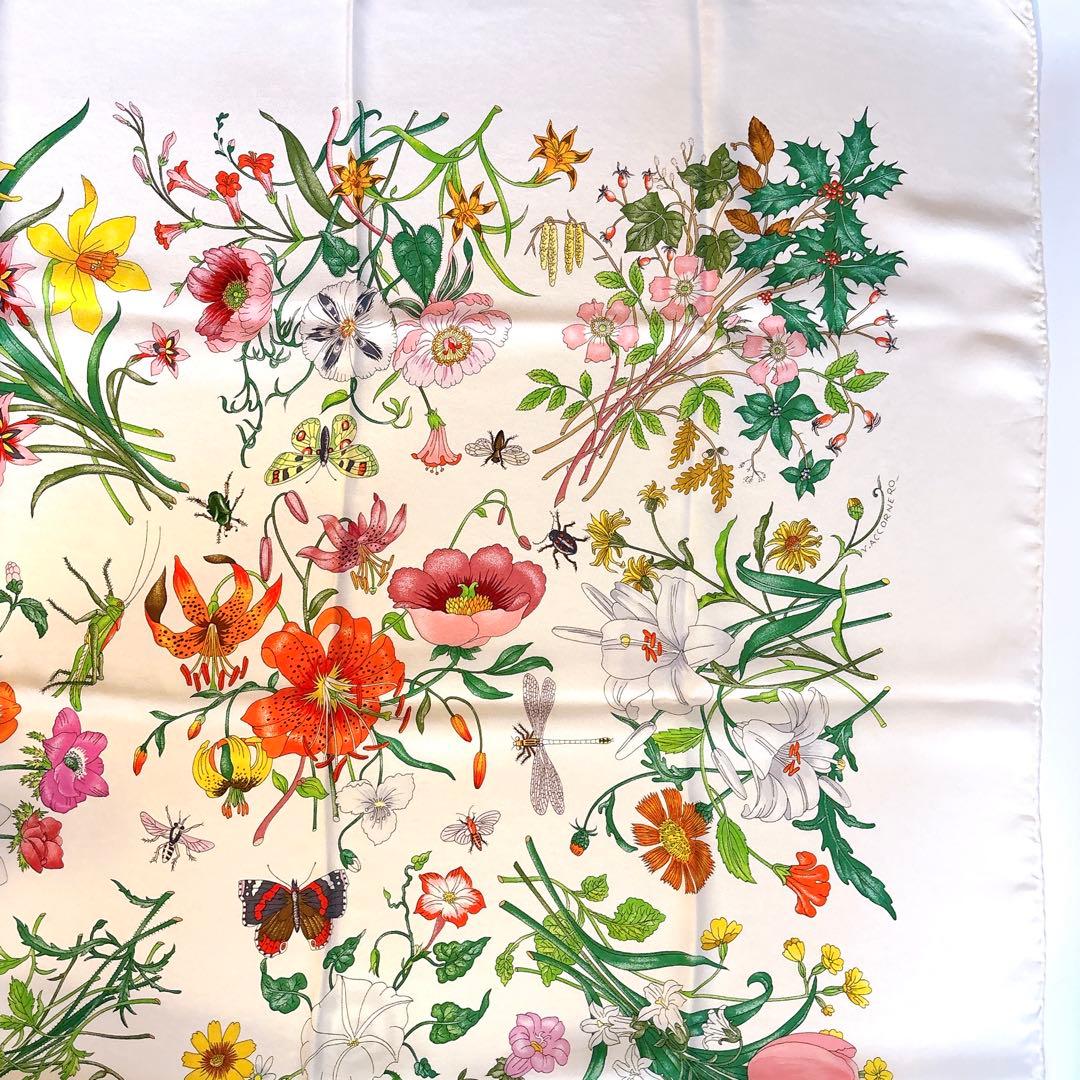 【美品】GUCCHI グッチ イタリア製 花柄シルクスカーフ ヴィンテージ　タグ