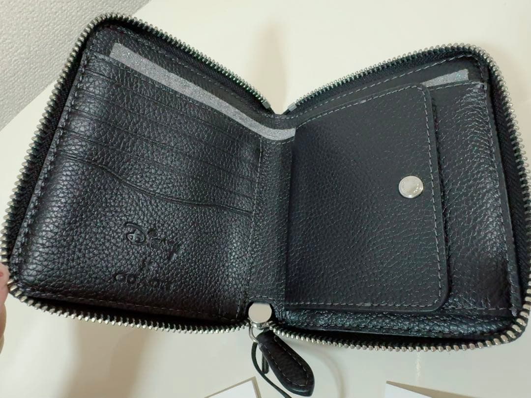 【新品・正規品】ディズニーコラボ商品 2つ折り財布