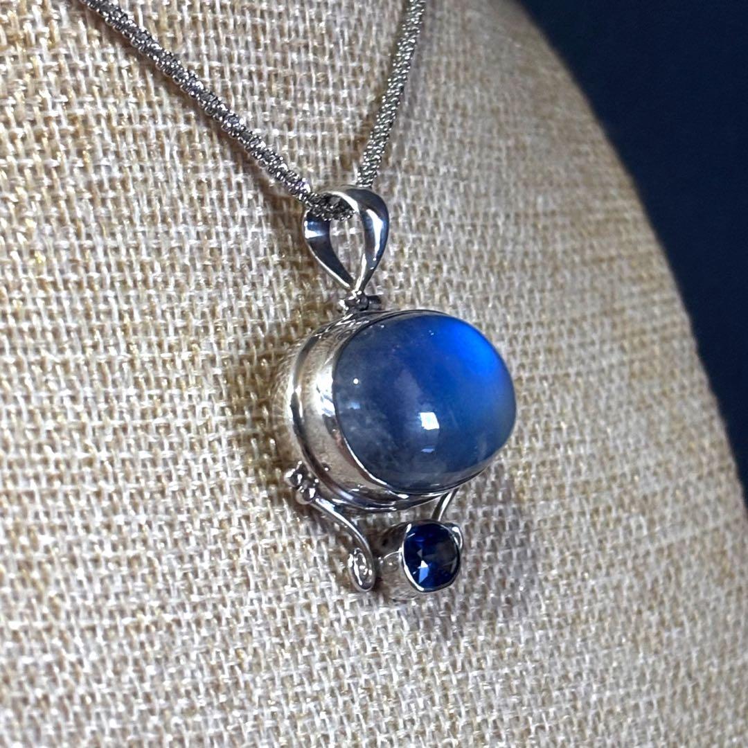 新春セール【目をひく見事なブルー】カナダ人作家一点もの　シルバージュエリー　PT