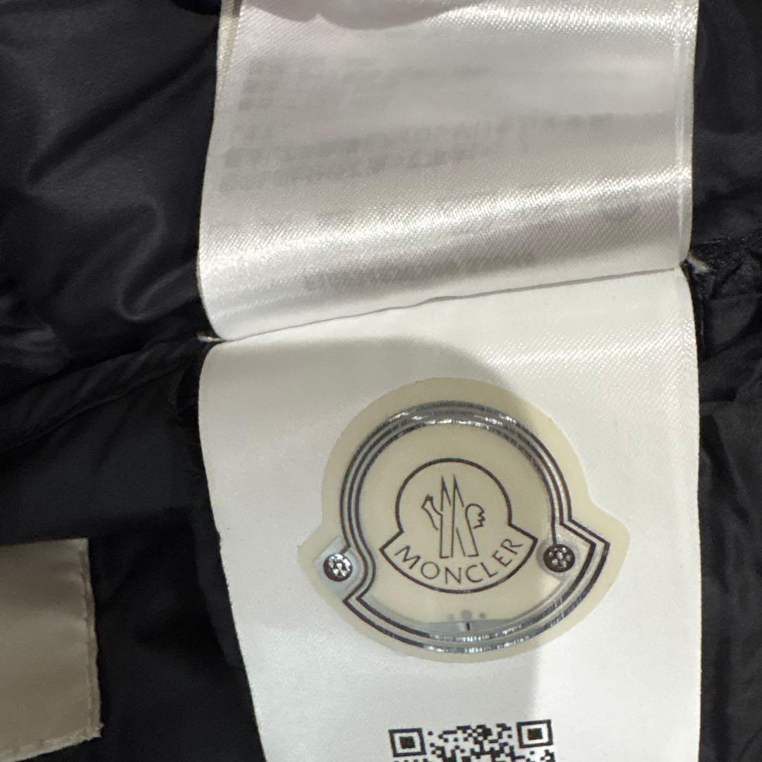 MONCLER ブラック ダウンベスト 収納袋付き　極美品✨今だけ大特価‼️