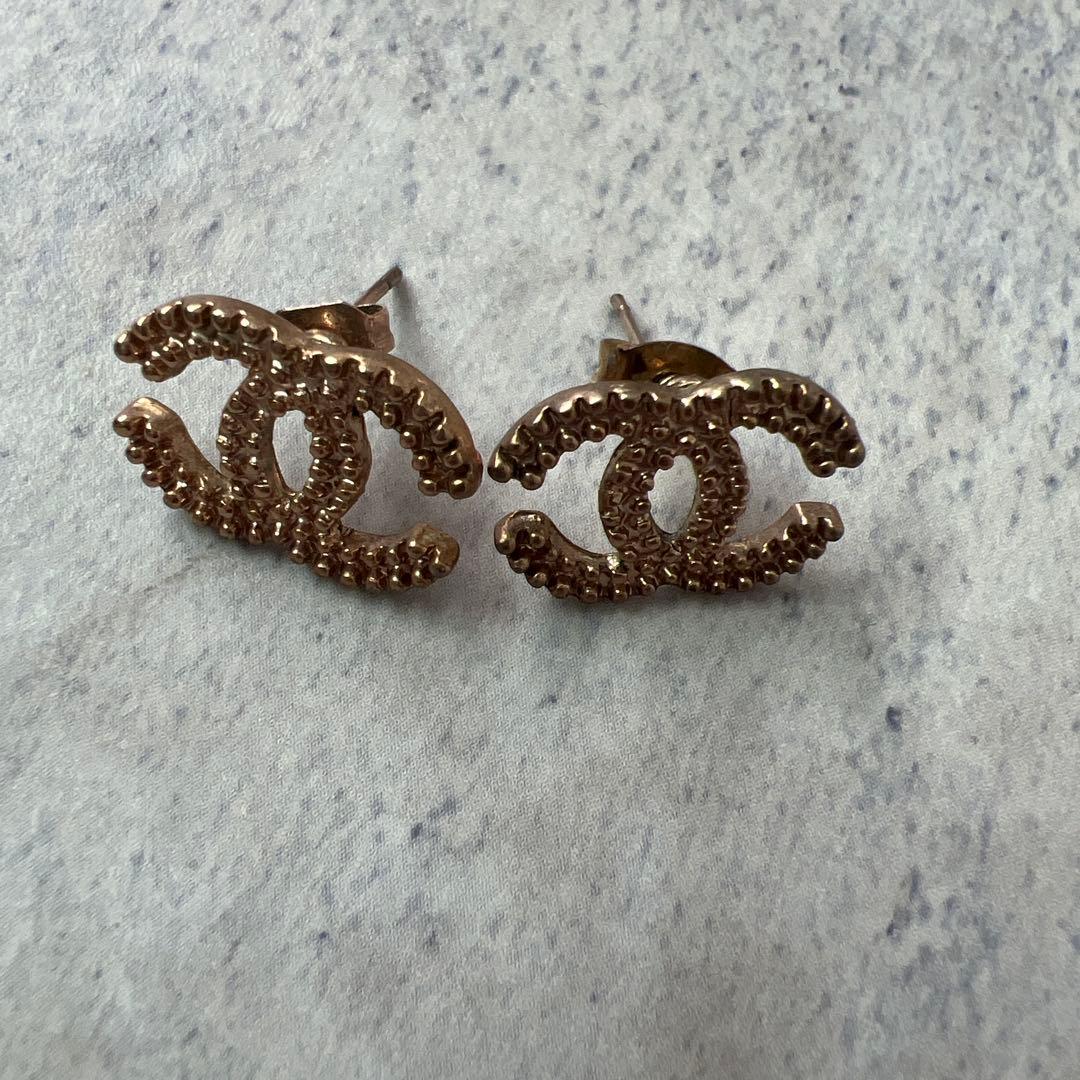 CHANEL シャネルゴールドスタッドピアス