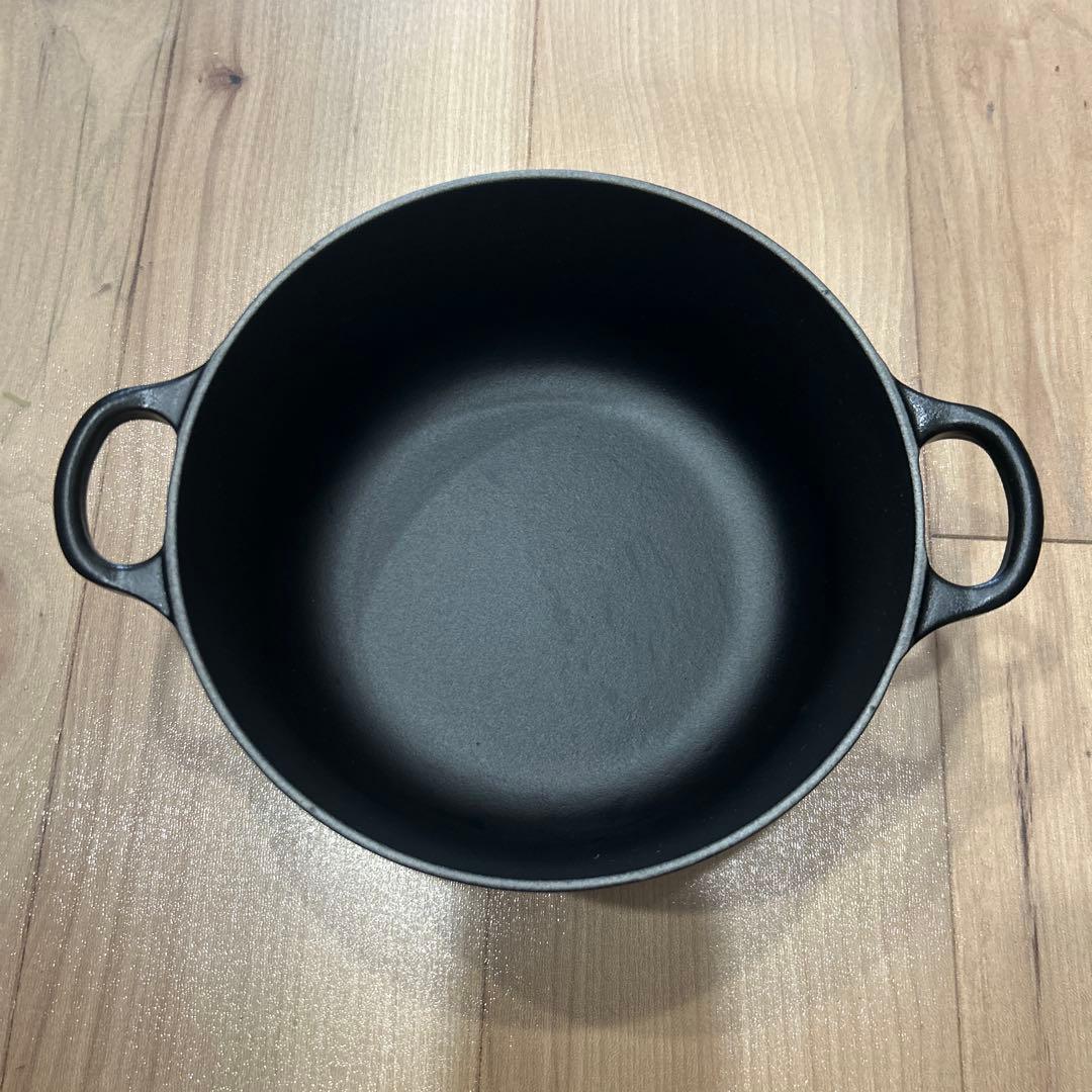 LE CREUSET両手鍋 ブラック　20